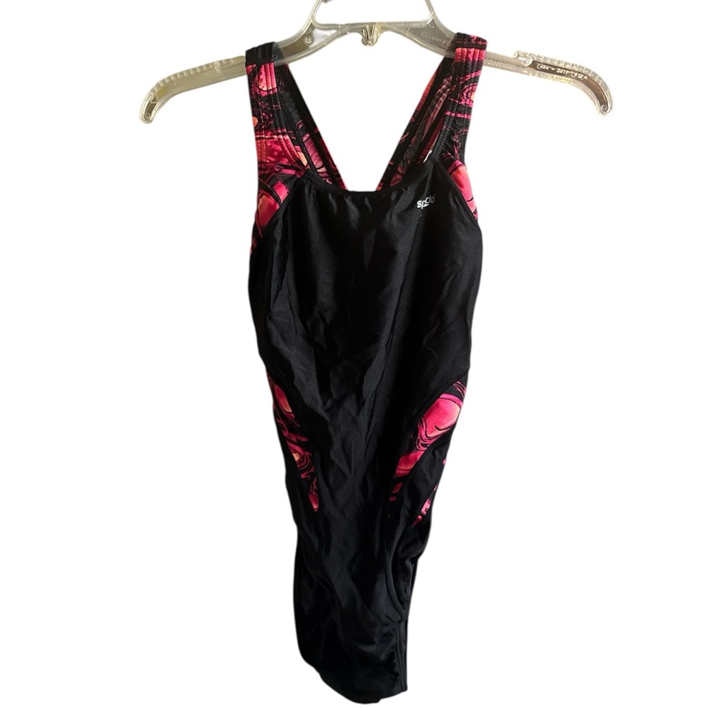 Speedo Black and Orange Performance One Piece Swimsuit
Size - 12